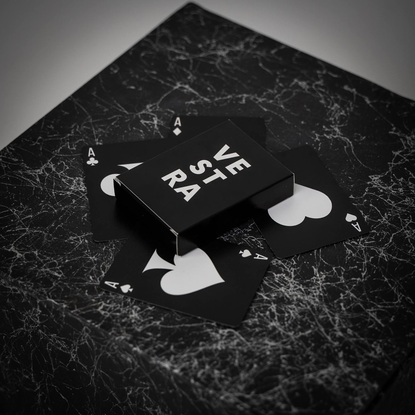 Focus All Black Card deck
